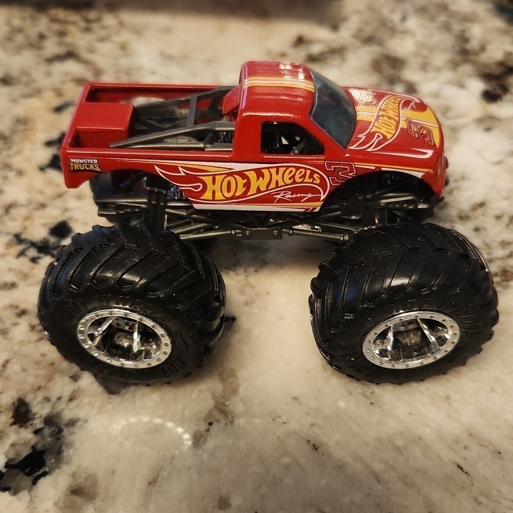 Hot Wheels Monster Truck HW RACING 3 red 1:64